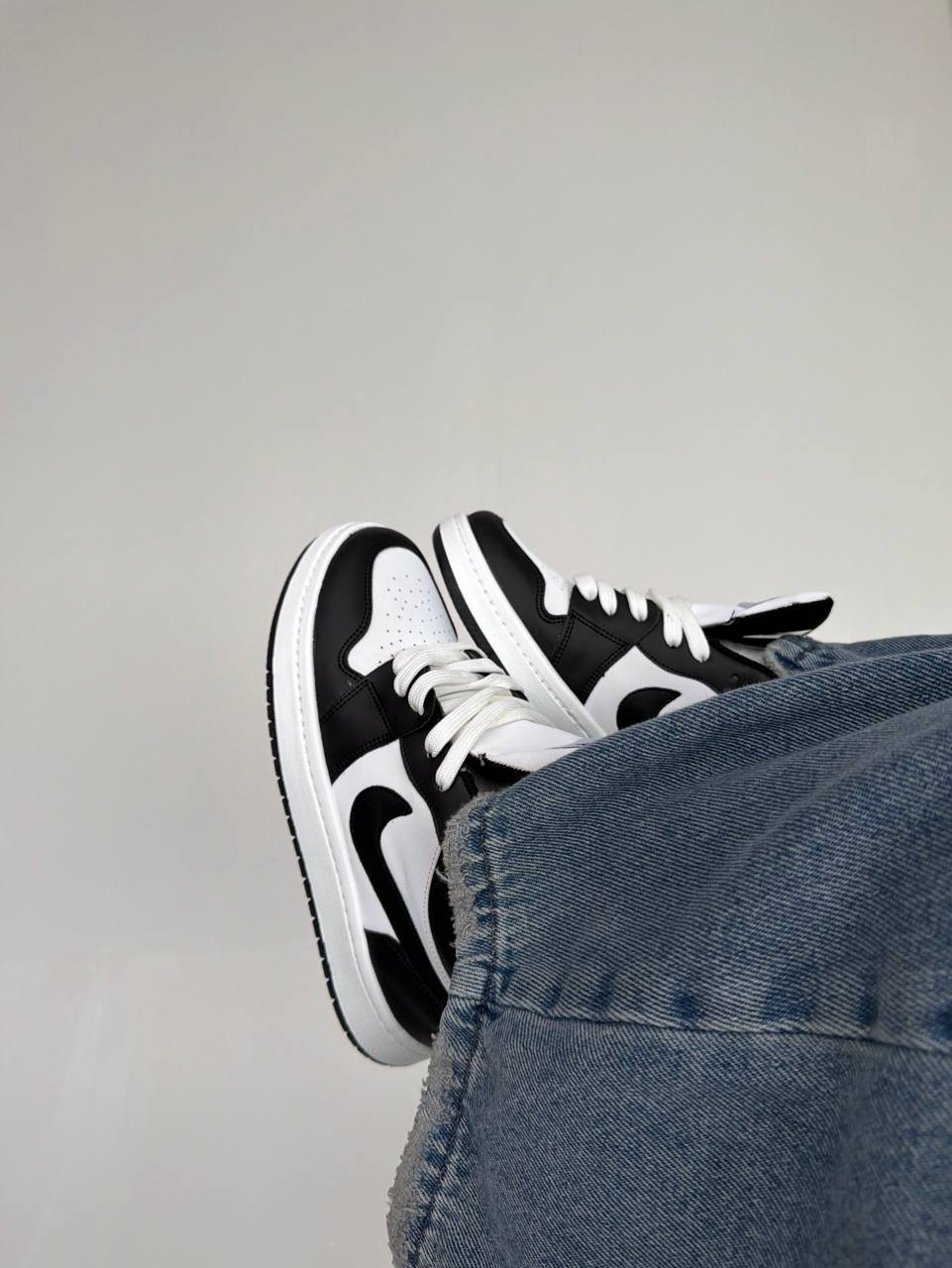 کتانی سفید مشکی جردن AIR CLASSY کد : ۵۰۴۶۷