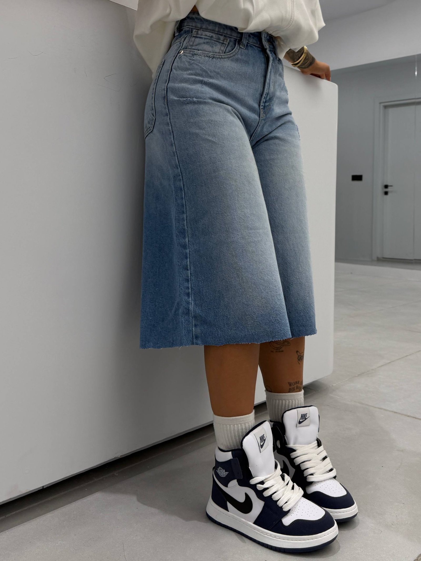 IMG_4561 شلوار جین کوتاه واید لگ SHADE DENIM کد : 70722 - Image 1